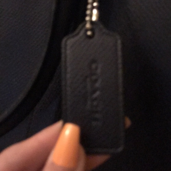 Big coach bag, multiple compartments. - Picture 2 of 5